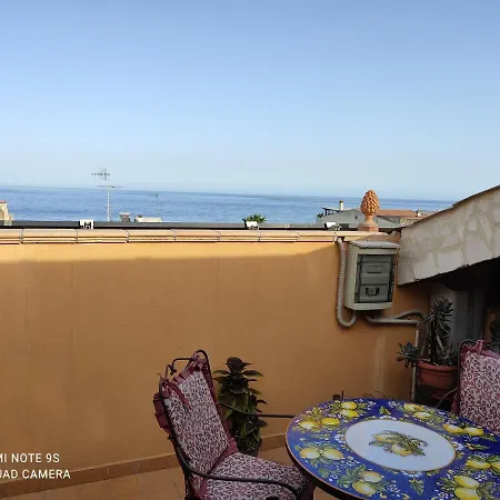 Apartment Mansarda Maria Santa Teresa Di Riva